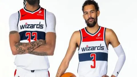 新晚报：中国冰球健儿憾失奖牌，誓再战夺金荣耀